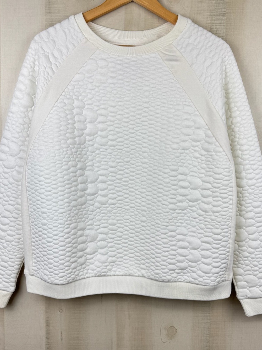Pull & Bear Women’s Embossed Textured Reptile Pattern White Sweatshirt Large